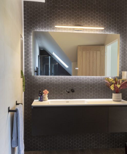 Shower room vanity unit