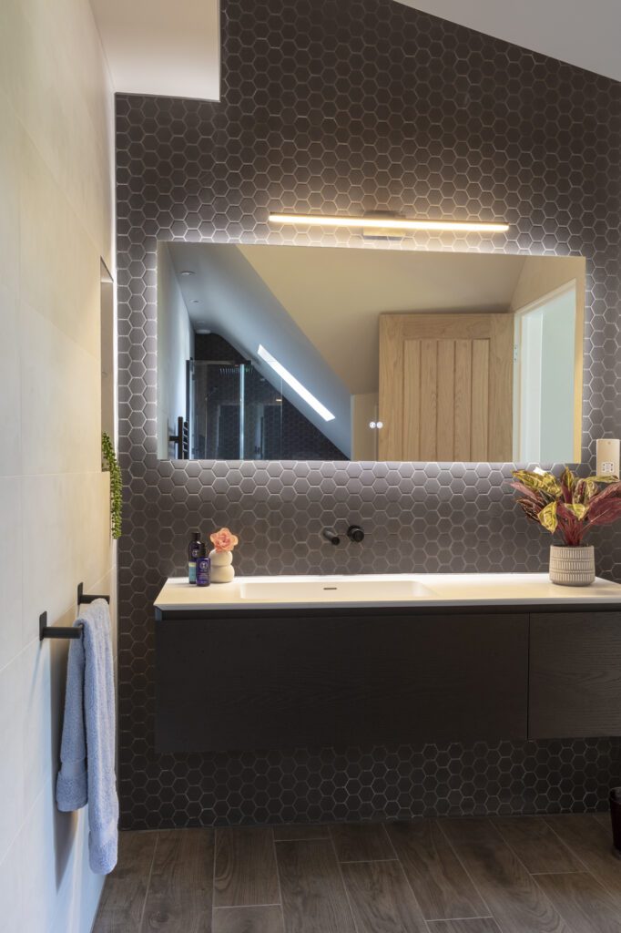 Shower room vanity unit
